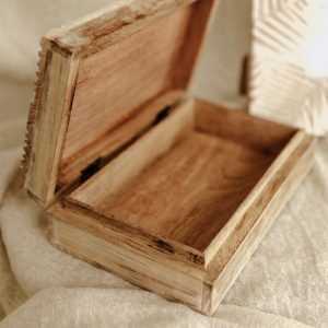 caja de madera interior